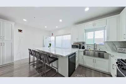18347 Saticoy Street #6, Reseda, CA 91335 - Photo 1