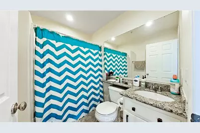 18347 Saticoy #6, Reseda, CA 91335 - Photo 21