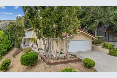 2321 Via Saldivar, Glendale, CA 91208 - Photo 3
