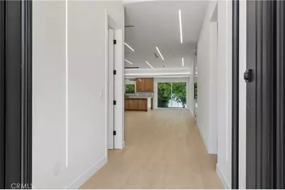 19041 Schoenborn, Northridge, CA 91324 - Photo 7