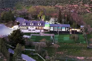 9557 Hierba, Agua Dulce, CA 91390 - Photo 43