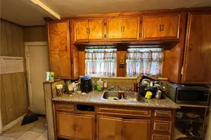 339 W 76th, Los Angeles, CA 90003 - Photo 11