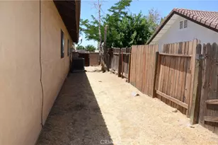 43600 Santa Rosa Cir, Lancaster, CA 93535 - Photo 11