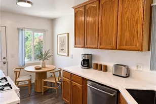 20146 Hartland, Winnetka, CA 91306 - Photo 7