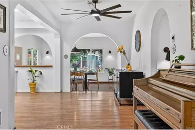 17061 Parthenia St, Sherwood Forest, CA 91325 - Photo 7