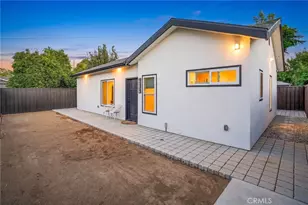 22432 Berdon St, Woodland Hills, CA 91367 - Photo 37