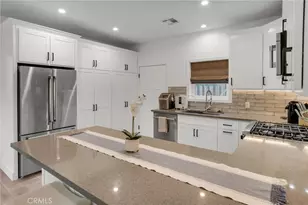 22432 Berdon St, Woodland Hills, CA 91367 - Photo 51