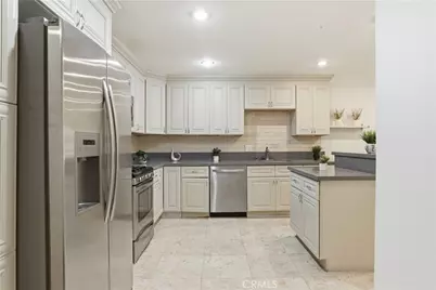 4189 Vineland Avenue #111, Studio City, CA 91602 - Photo 5