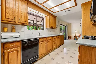 360 Franklin Avenue, Redlands, CA 92373 - Photo 5