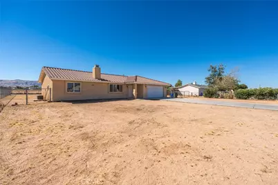 22607 Lucilla, Apple Valley, CA 92308 - Photo 3