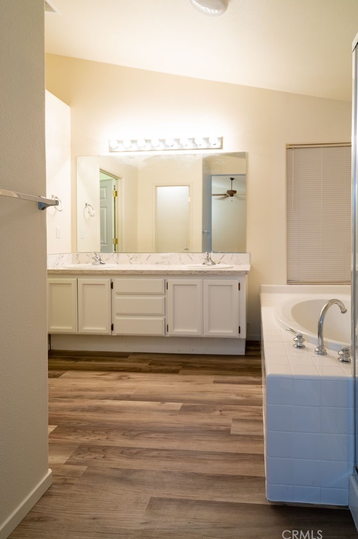 821 Imperial Way, Hanford CA  93230-8559 exterior