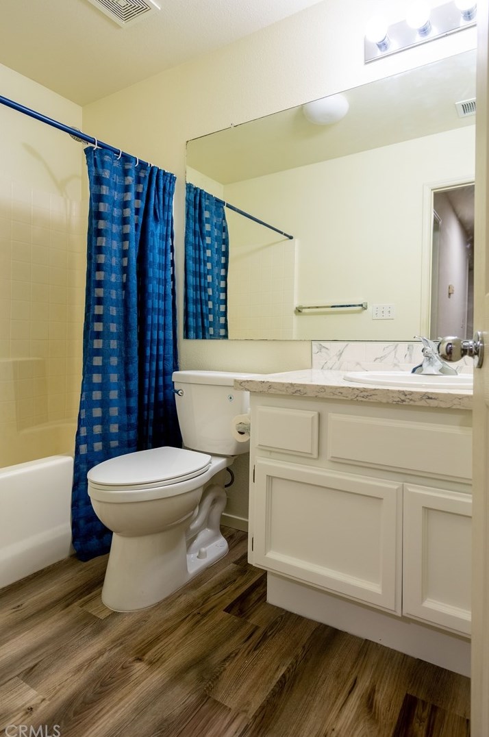 821 Imperial Way, Hanford CA  93230-8559 exterior