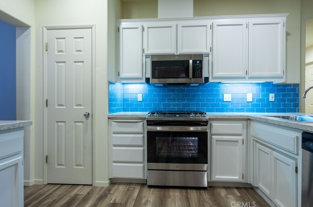 821 Imperial Way, Hanford CA  93230-8559 exterior