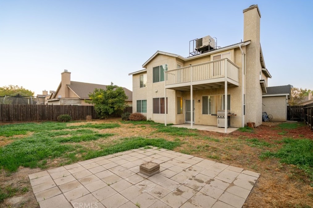 821 Imperial Way, Hanford CA  93230-8559 exterior