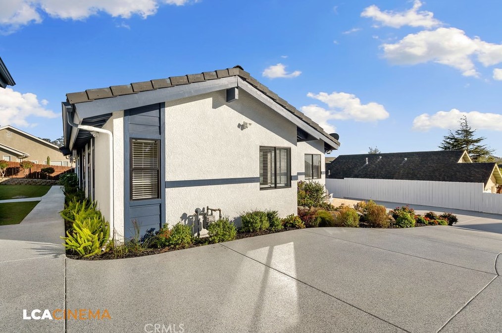 2680 Christmas Tree Pl, Oceano CA  93445-8982 exterior