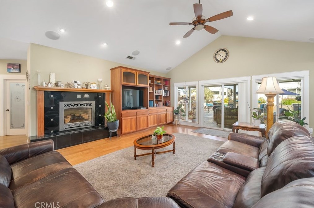 1857 Southfork Pl, Lake Nacimiento CA  93446-4260 exterior