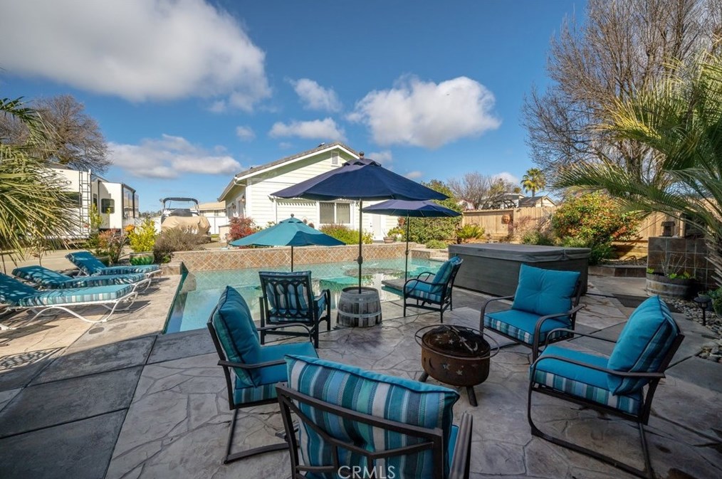 1857 Southfork Pl, Lake Nacimiento CA  93446-4260 exterior