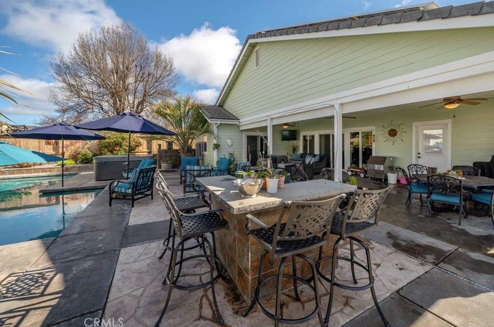 1857 Southfork Pl, Lake Nacimiento CA  93446-4260 exterior