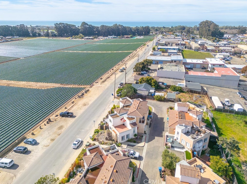 1248 Aberdeen Ct, Pismo Beach CA  93433-3103 exterior