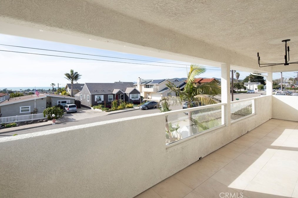 338 6th St, Pismo Beach CA  93433-1632 exterior