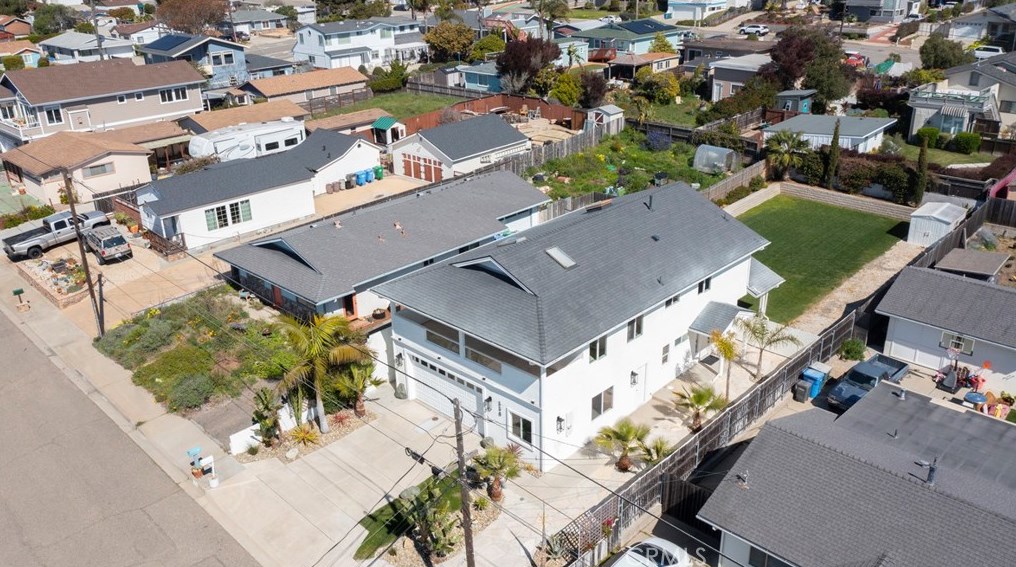 338 6th St, Pismo Beach CA  93433-1632 exterior
