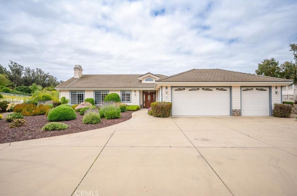 640 Sweet Donna Pl, Nipomo CA  93444-9364 exterior