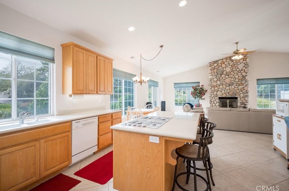 640 Sweet Donna Pl, Nipomo CA  93444-9364 exterior