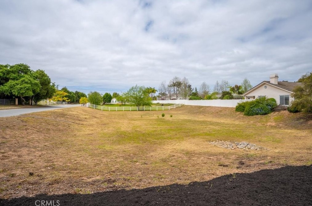 640 Sweet Donna Pl, Nipomo CA  93444-9364 exterior