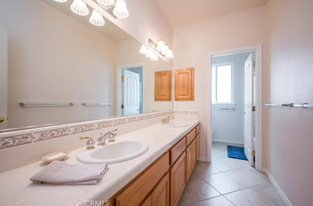 640 Sweet Donna Pl, Nipomo CA  93444-9364 exterior