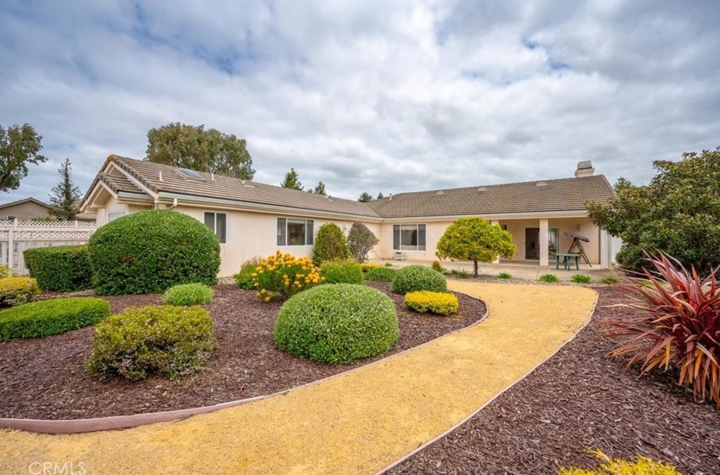 640 Sweet Donna Pl, Nipomo CA  93444-9364 exterior