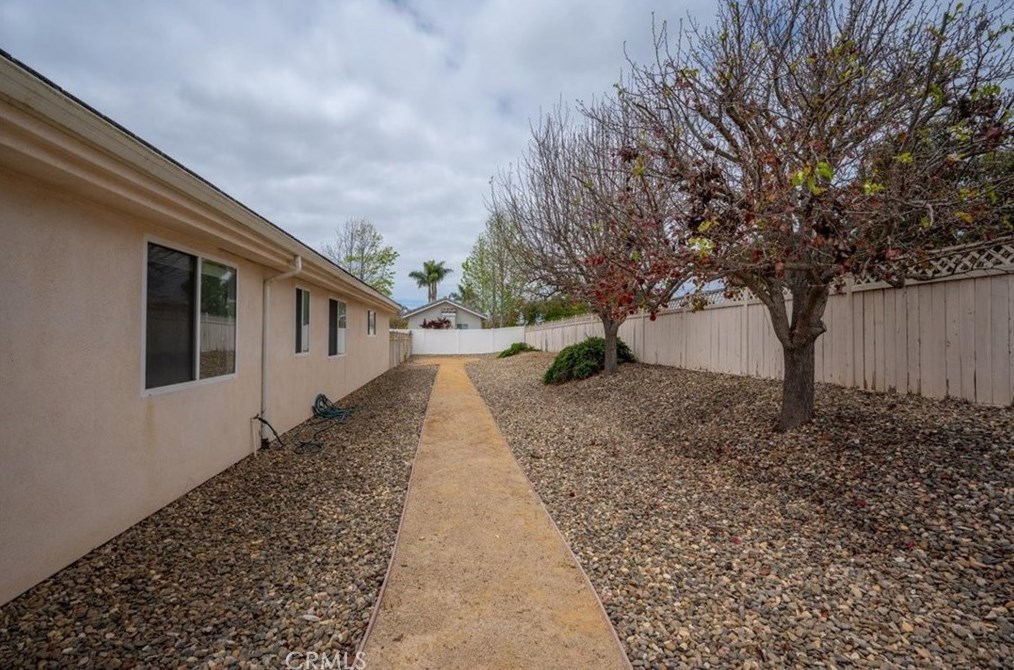 640 Sweet Donna Pl, Nipomo CA  93444-9364 exterior