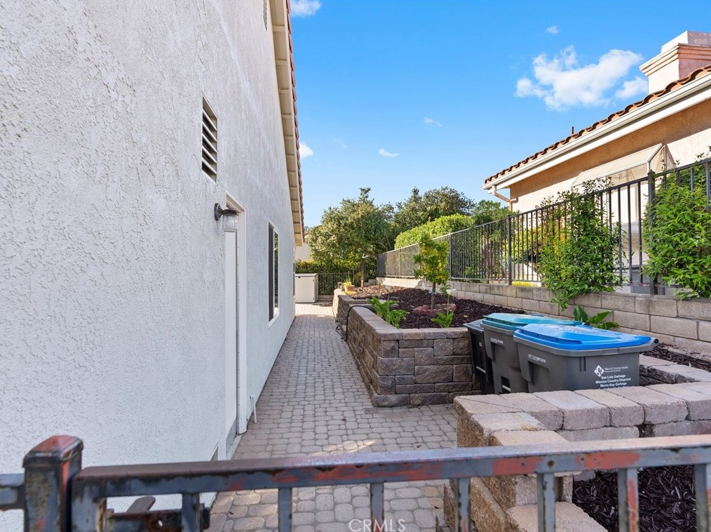 653 Riviera Cir, Nipomo, CA 93444