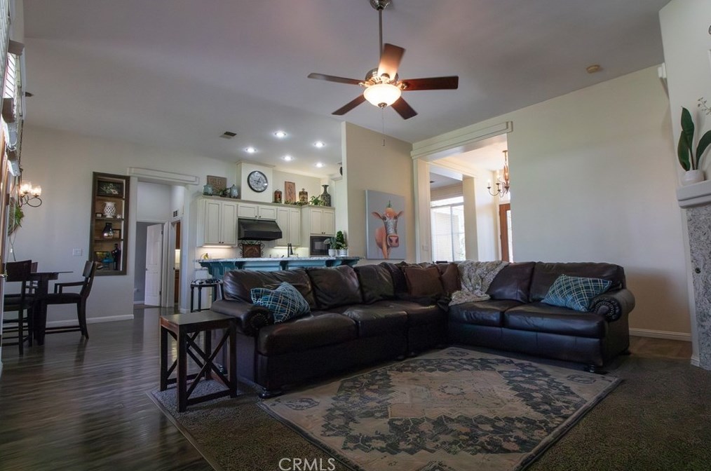 15943 Chateau Montelena Dr, Bakersfield CA  93314-5342 exterior