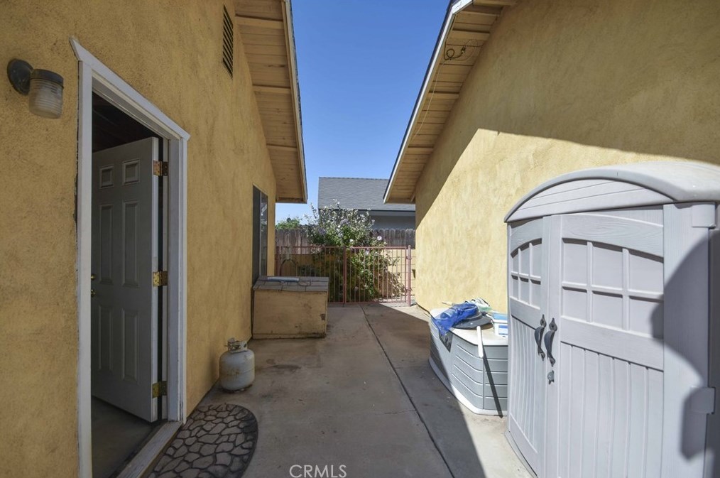 10301 Hageman Rd, Bakersfield CA  93312-2326 exterior