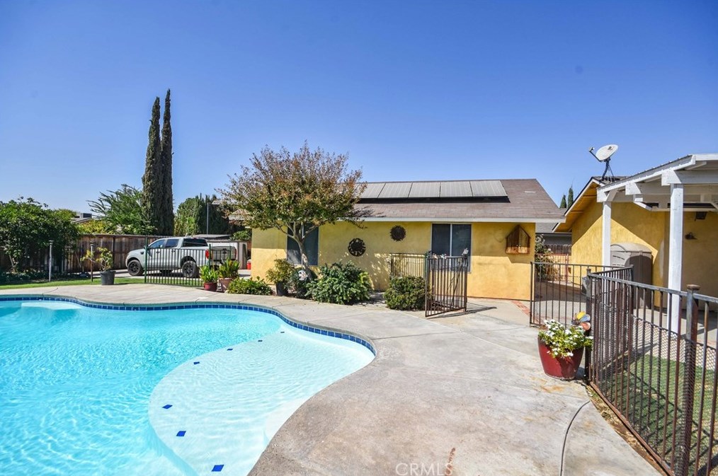 10301 Hageman Rd, Bakersfield CA  93312-2326 exterior