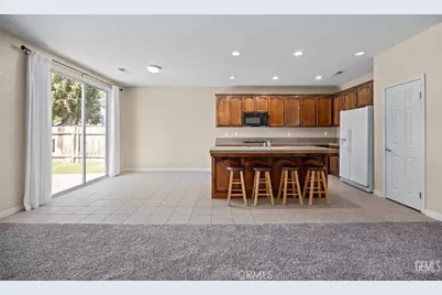 9509 Metropolitan Way, Bakersfield, CA 93311 - Photo 17