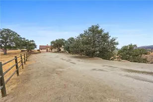 30721 Condor Pl, Tehachapi, CA 93561 - Photo 11