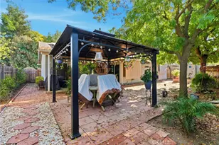 1927 S Chinowth St, Visalia, CA 93277 - Photo 25