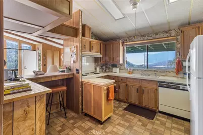 18100 Thompson Canyon Avenue, Caliente, CA 93518 - Photo 7