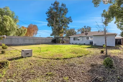5097 E Carmen Ave, Fresno, CA 93727 - Photo 23