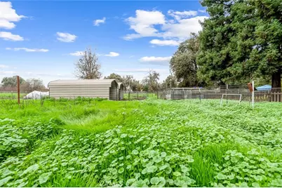 18701 Lort Drive, Visalia, CA 93292 - Photo 39