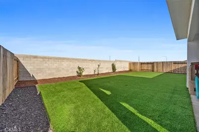 8406 Avon, Bakersfield, CA 93314 - Photo 31