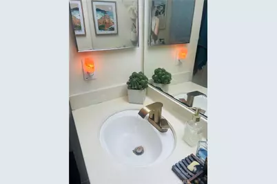 8221 Langdon #204, Van Nuys, CA 91406 - Photo 5