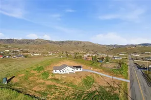 20381 Pinon Canyon Rd, Tehachapi, CA 93561 - Photo 7