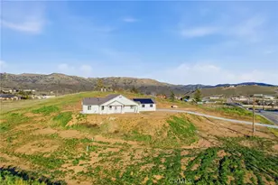 20381 Pinon Canyon Rd, Tehachapi, CA 93561 - Photo 9