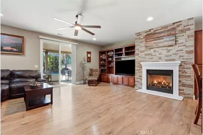 613 E Chestnut Avenue, Visalia, CA 93292 - Photo 29