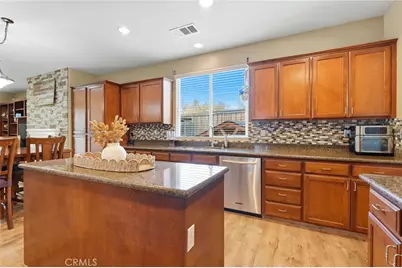 613 E Chestnut Avenue, Visalia, CA 93292 - Photo 35