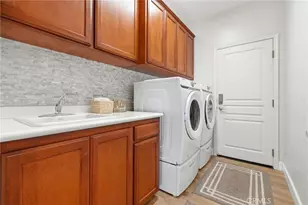 613 E Chestnut Ave, Visalia, CA 93292 - Photo 41