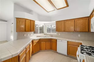 15647 Wooten Ct, Kerman, CA 93630 - Photo 7