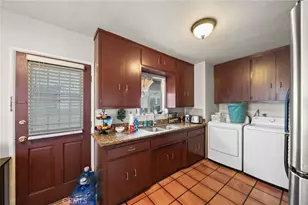 1422 E Mauretania, Wilmington, CA 90744 - Photo 9